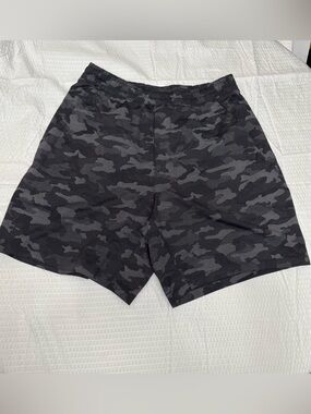 Lululemon Men’s Pace Breaker Short - linerless - Medium - M 01